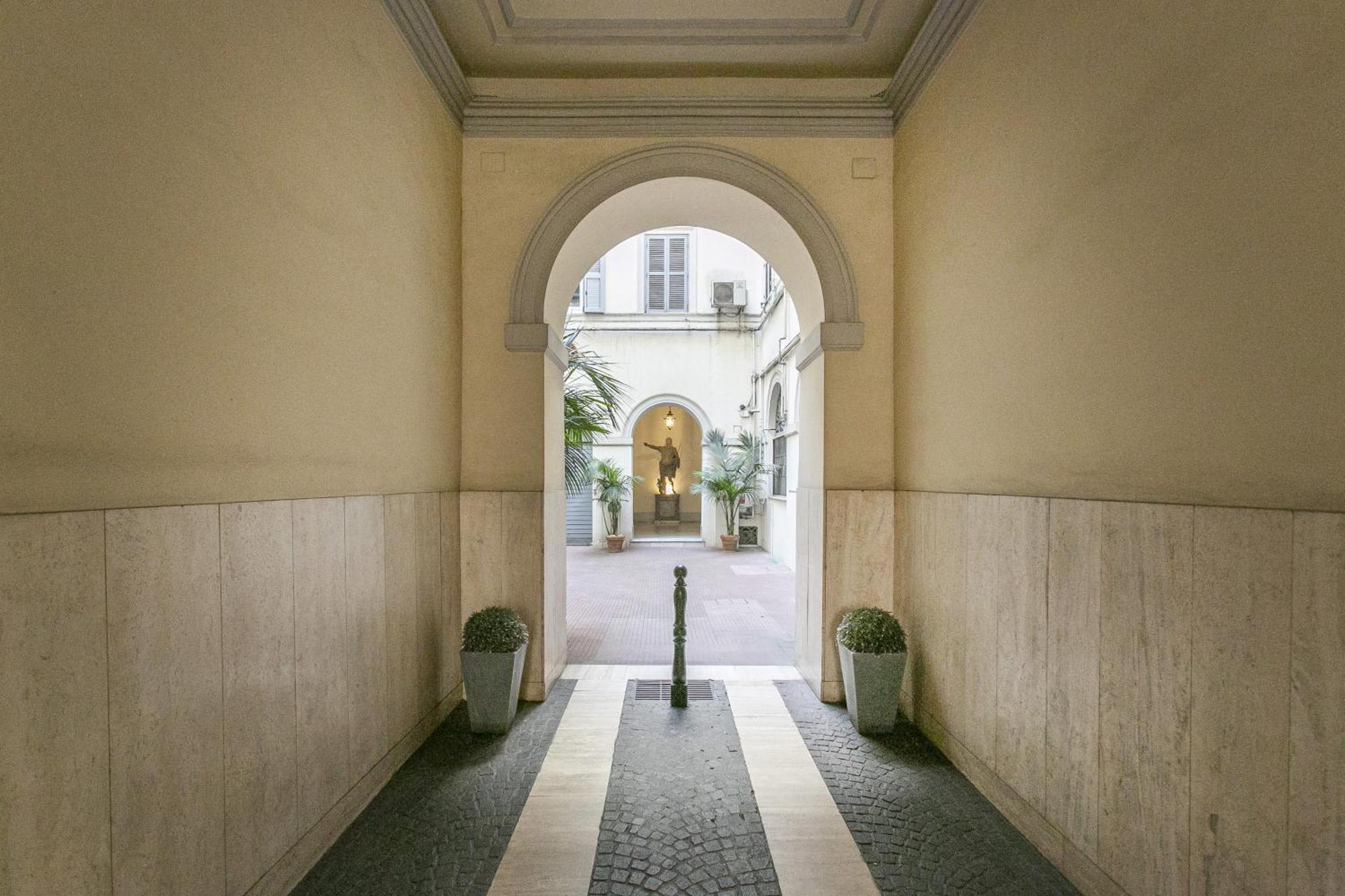 Attico Nel Cuore Di Roma Con Box Privato Per Auto Ngoại thất bức ảnh